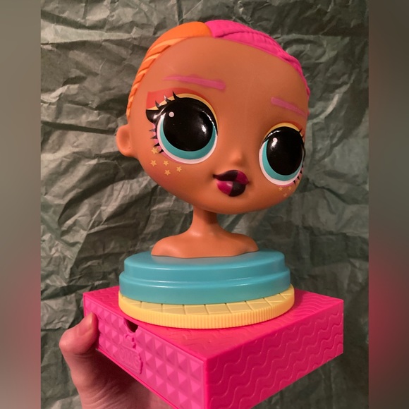 B1G2 - Large Styling Head LOL Surprise Doll - Buy 1, Get 2 FREE - Picture 3 of 9